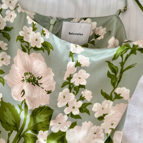 Reformation Selah silk dress in Tarragon, size 4 - Picture 8 of 8